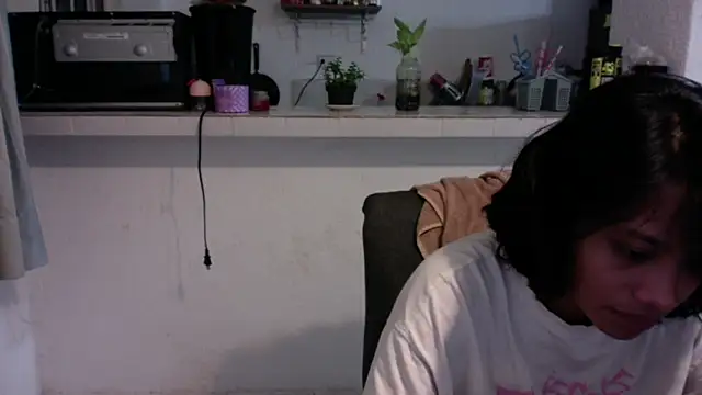 Nia Desire online show from 05.26.26