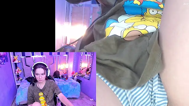 Snapshot of NicoleFerrel chatting on 10.14.25 NicoleFerrel online show from 10.14.25