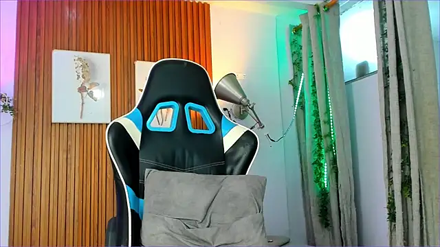 Snapshot of Evaa_18 chatting on 09.09.25 Evaa 18 online show from 09.09.25