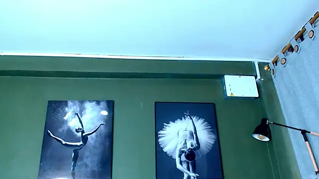 Snapshot of Evaa_18 chatting on 09.23.25 Evaa 18 online show from 09.23.25