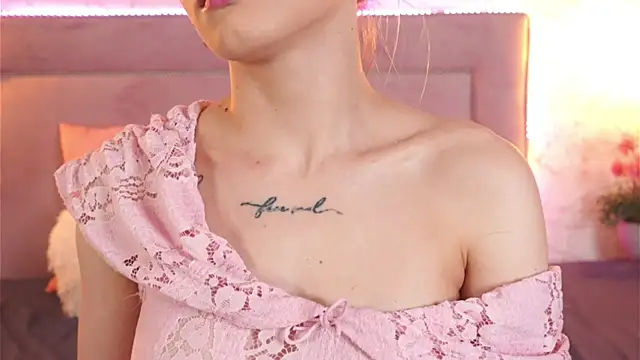 Snapshot of ChannelAngeless chatting on 10.31.25 ChannelAngeless online show from 10.31.25