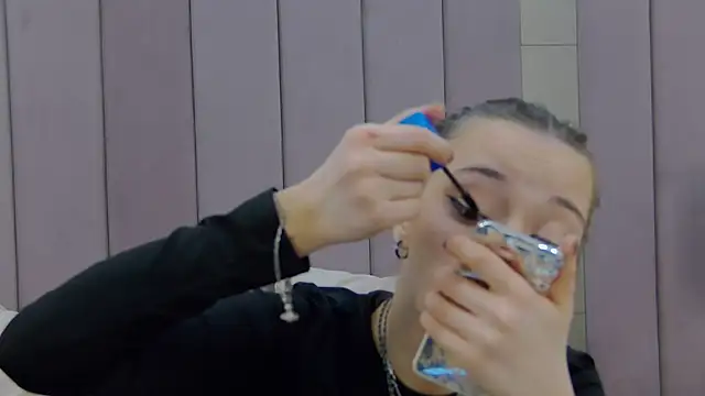 ZoeyNeal online show from 03.27.26