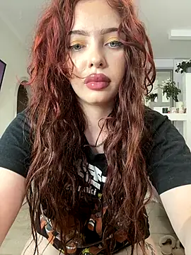 Snapshot of Hannah_xBaby chatting on 10.19.25 Hannah xBaby online show from 10.19.25