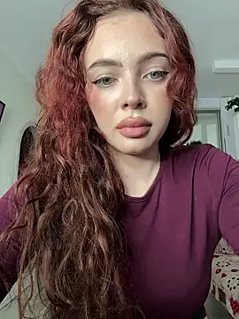 Snapshot of Hannah_xBaby chatting on 10.24.25 Hannah xBaby online show from 10.24.25