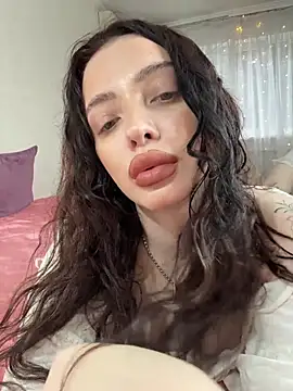 Snapshot of Hannah_xBaby chatting on 11.18.25 Hannah xBaby online show from 11.18.25