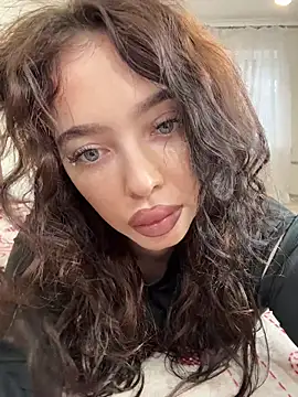 Snapshot of Hannah_xBaby chatting on 12.20.25 Hannah xBaby online show from 12.20.25