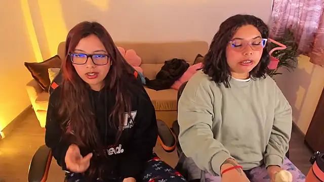 Snapshot of Verolake chatting on 11.21.25 Verolake online show from 11.21.25