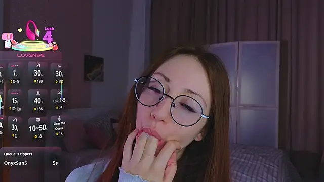 AvrilLeMell online show from 10.20.25