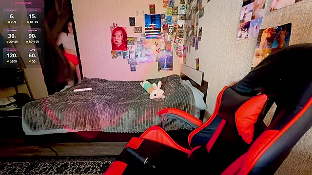 NaomiRey1 online show from 04.30.26