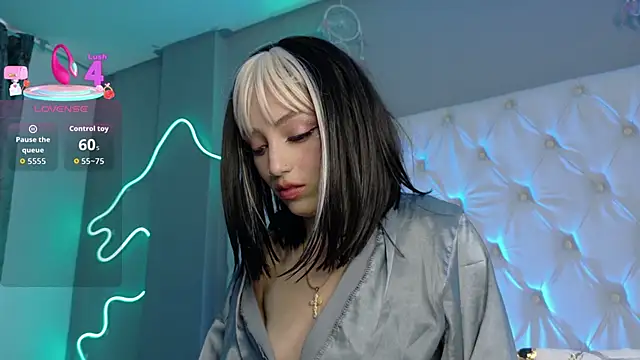 Megan  cole1 online show from 10.17.25