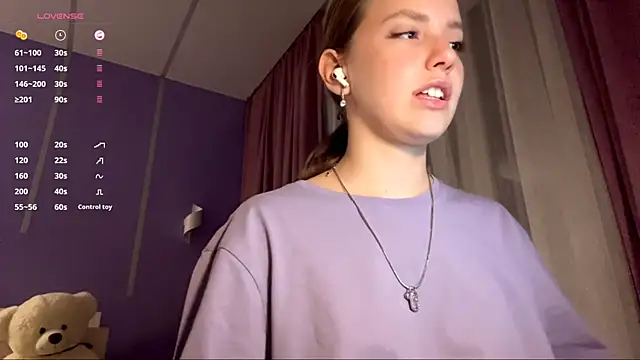 Snapshot of LinaMoonBlessed chatting on 10.30.25 LinaMoonBlessed online show from 10.30.25