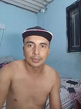 miroqui143 online show from 10.13.25