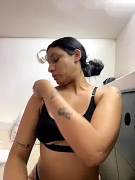 Snapshot of Danny_gonza chatting on 10.19.25 Danny gonza online show from 10.19.25