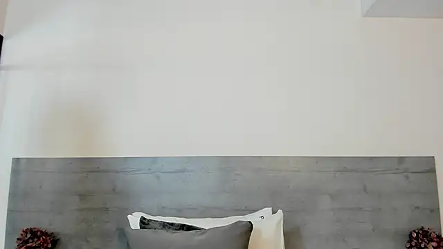 sunnyWhitee online show from 03.09.26