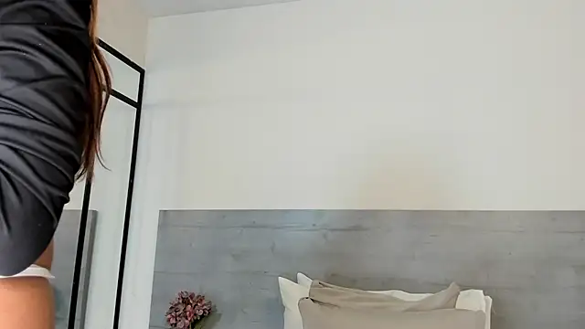 sunnyWhitee online show from 03.13.26