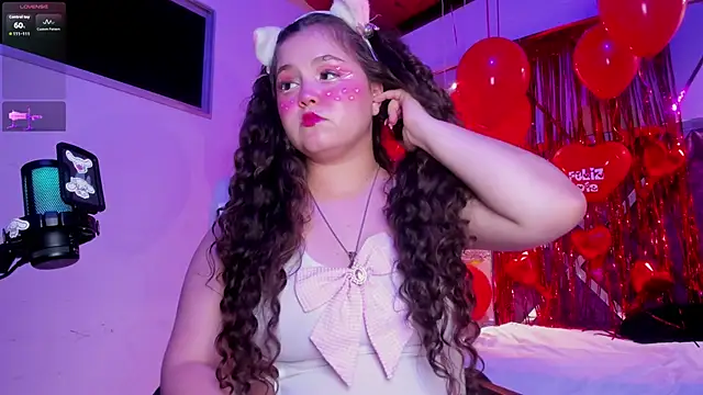 Snapshot of ShylySweet chatting on 02.15.26 ShylySweet online show from 02.15.26