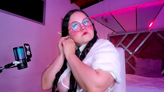 Snapshot of ShylySweet chatting on 02.25.26 ShylySweet online show from 02.25.26