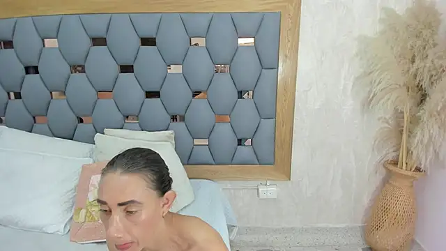 crystal sm online show from 11.24.25