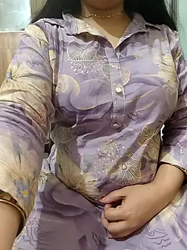 Snapshot of roshni_agrawal0 chatting on 09.29.25 roshni agrawal0 online show from 09.29.25