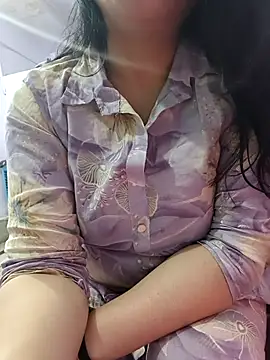 Snapshot of roshni_agrawal0 chatting on 02.04.26 roshni agrawal0 online show from 02.04.26