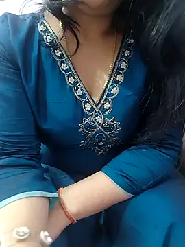 Snapshot of roshni_agrawal0 chatting on 02.15.26 roshni agrawal0 online show from 02.15.26