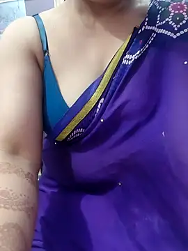 Snapshot of roshni_agrawal0 chatting on 02.24.26 roshni agrawal0 online show from 02.24.26