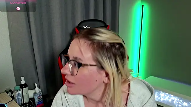 Charlies world online show from 10.18.25