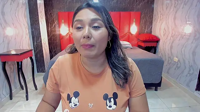 LatinaHoleQueen online show from 12.04.25