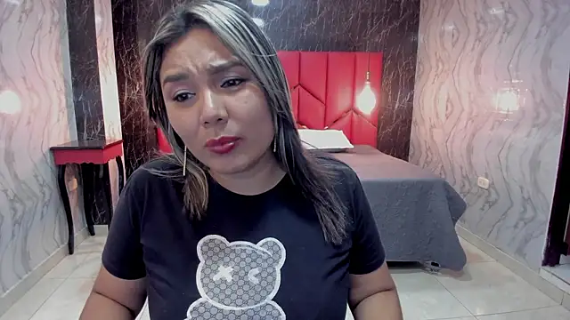 LatinaHoleQueen online show from 02.04.26