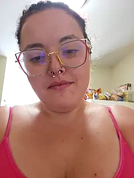 Snapshot of nuttiebuddy1 chatting on 09.08.25 nuttiebuddy1 online show from 09.08.25