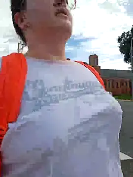 Snapshot of nuttiebuddy1 chatting on 09.16.25 nuttiebuddy1 online show from 09.16.25