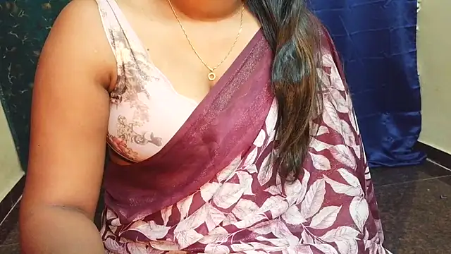 Snapshot of Pavani-Sexy chatting on 06.23.26 Pavani-Sexy online show from 06.23.26