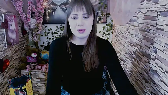 Amanda Bright  online show from 09.30.25