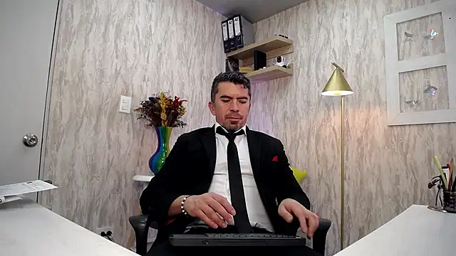 Snapshot of JuanKFit_45 chatting on 02.12.26 JuanKFit 45 online show from 02.12.26