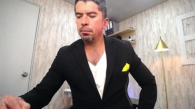 Snapshot of JuanKFit_45 chatting on 02.14.26 JuanKFit 45 online show from 02.14.26