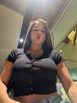 BellaLeclair online show from 04.13.26