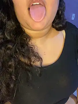 qxmila1 online show from 10.23.25