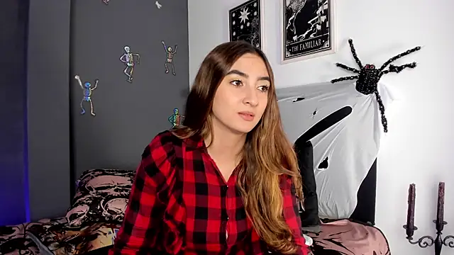 Snapshot of Alice_Dickinssonn chatting on 10.30.25 Alice Dickinssonn online show from 10.30.25