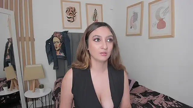 Snapshot of Alice_Dickinssonn chatting on 12.22.25 Alice Dickinssonn online show from 12.22.25