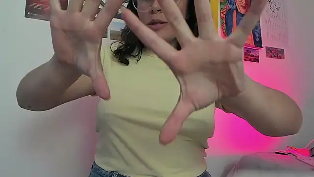 Snapshot of Katheerine chatting on 09.24.25 Katheerine online show from 09.24.25