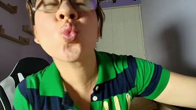 luna desiree online show from 10.14.25