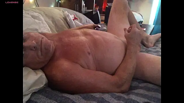 Pussyeat2please online show from 09.27.25