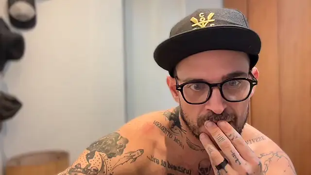 Snapshot of brrasssssillll chatting on 06.16.26 brrasssssillll online show from 06.16.26