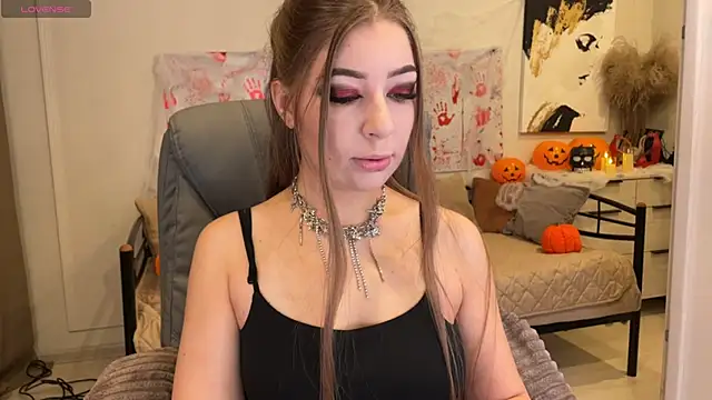 Yummy Jane online show from 10.28.25