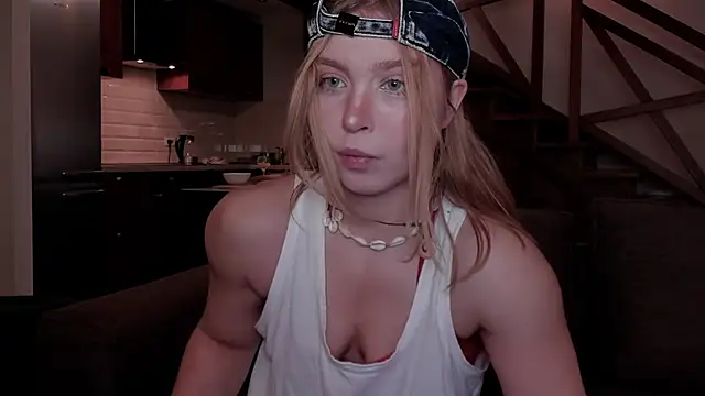 Snapshot of VanillaLivitski chatting on 10.10.25 VanillaLivitski online show from 10.10.25