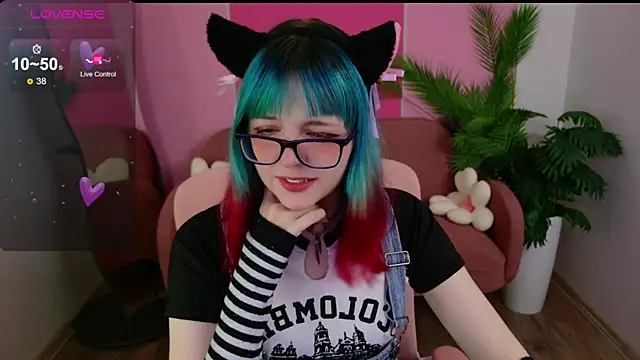 CoralineYoung online show from 10.24.25