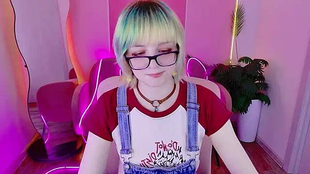 CoralineYoung online show from 06.24.26
