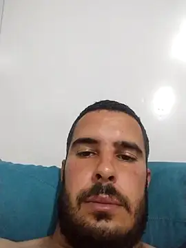 Snapshot of MaroonToil chatting on 06.16.26 MaroonToil online show from 06.16.26