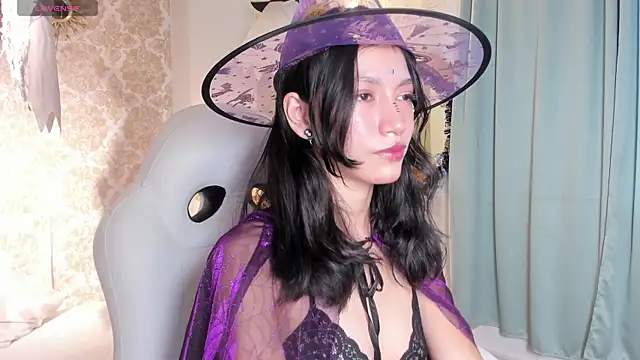 LilyThea online show from 10.31.25