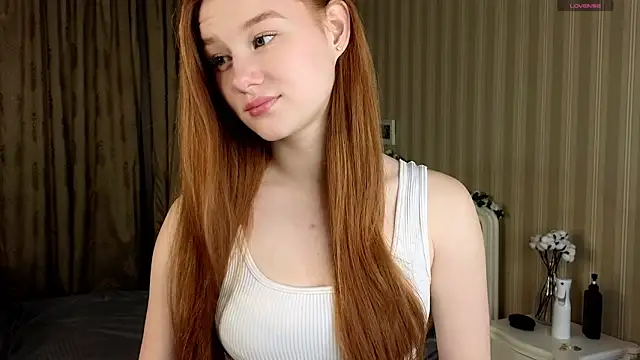 Snapshot of Juuulia_ chatting on 11.29.25 Juuulia online show from 11.29.25